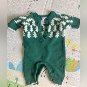 Hanna Andersson Green and White Tree Pattern Footie